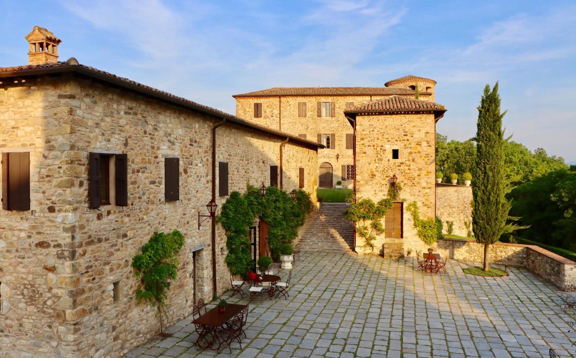 Castello Di Viano Villa Luaran gambar