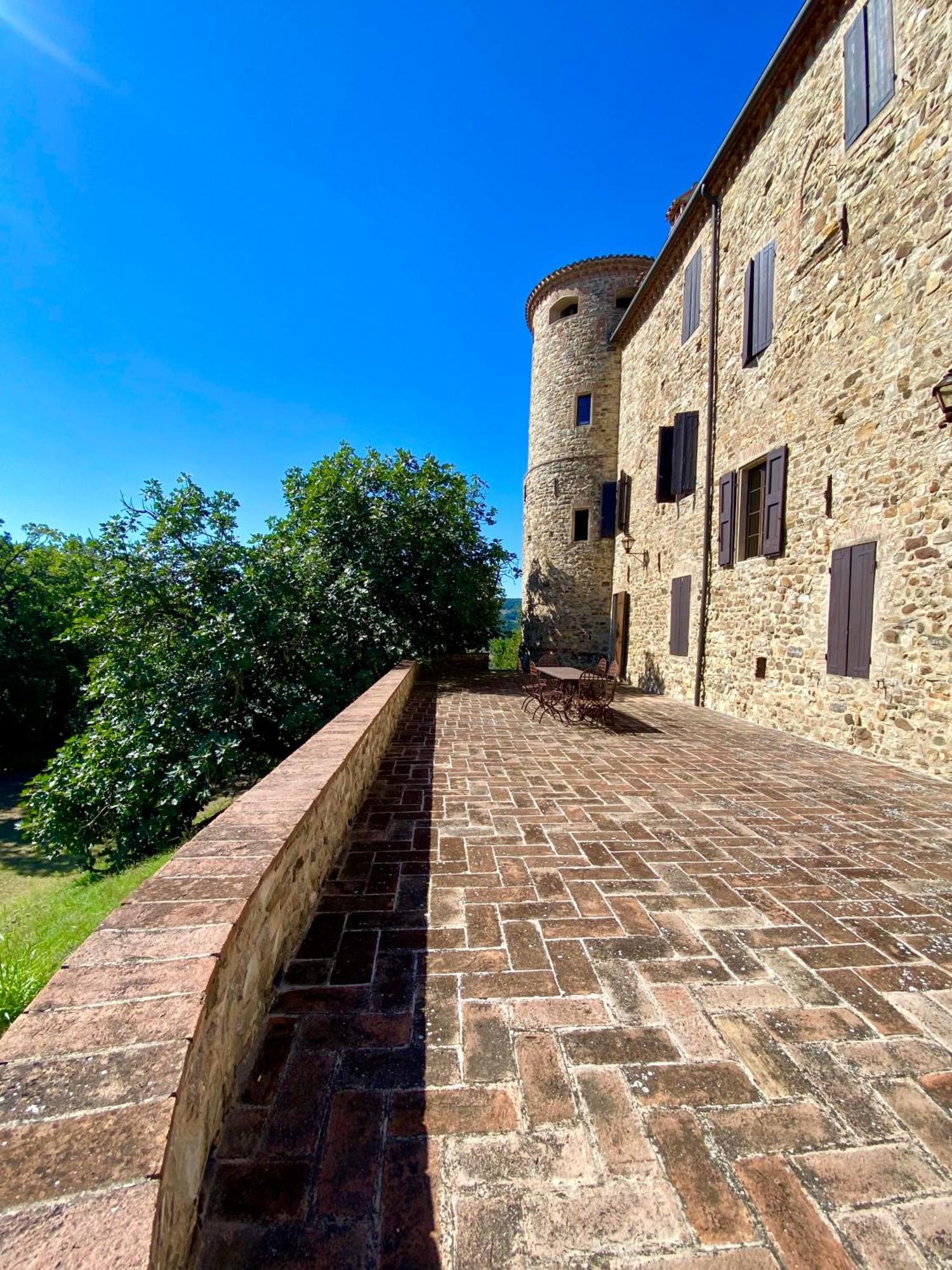 Castello Di Viano Villa Luaran gambar