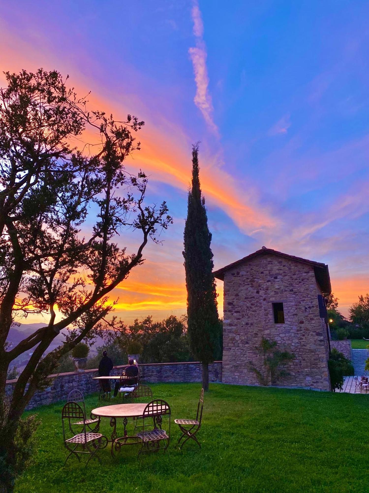 Castello Di Viano Villa Luaran gambar