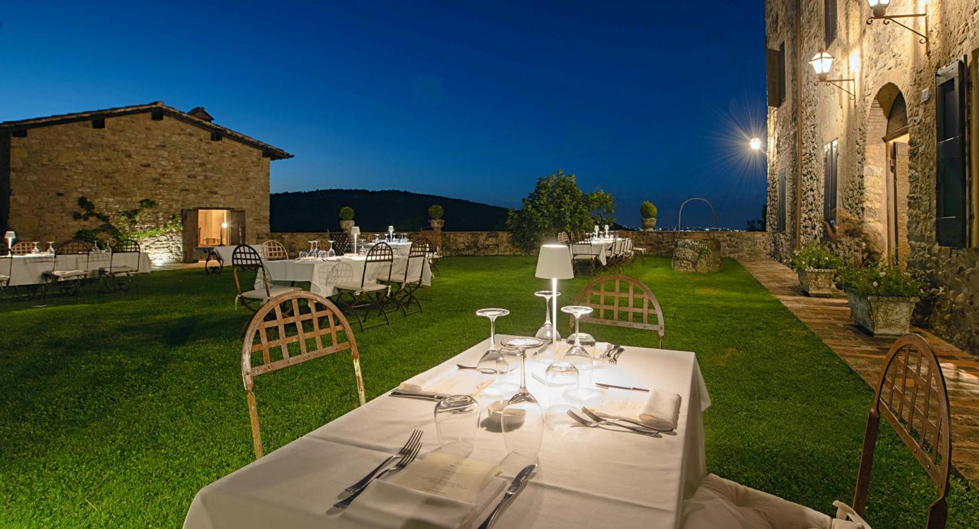 Castello Di Viano Villa Luaran gambar