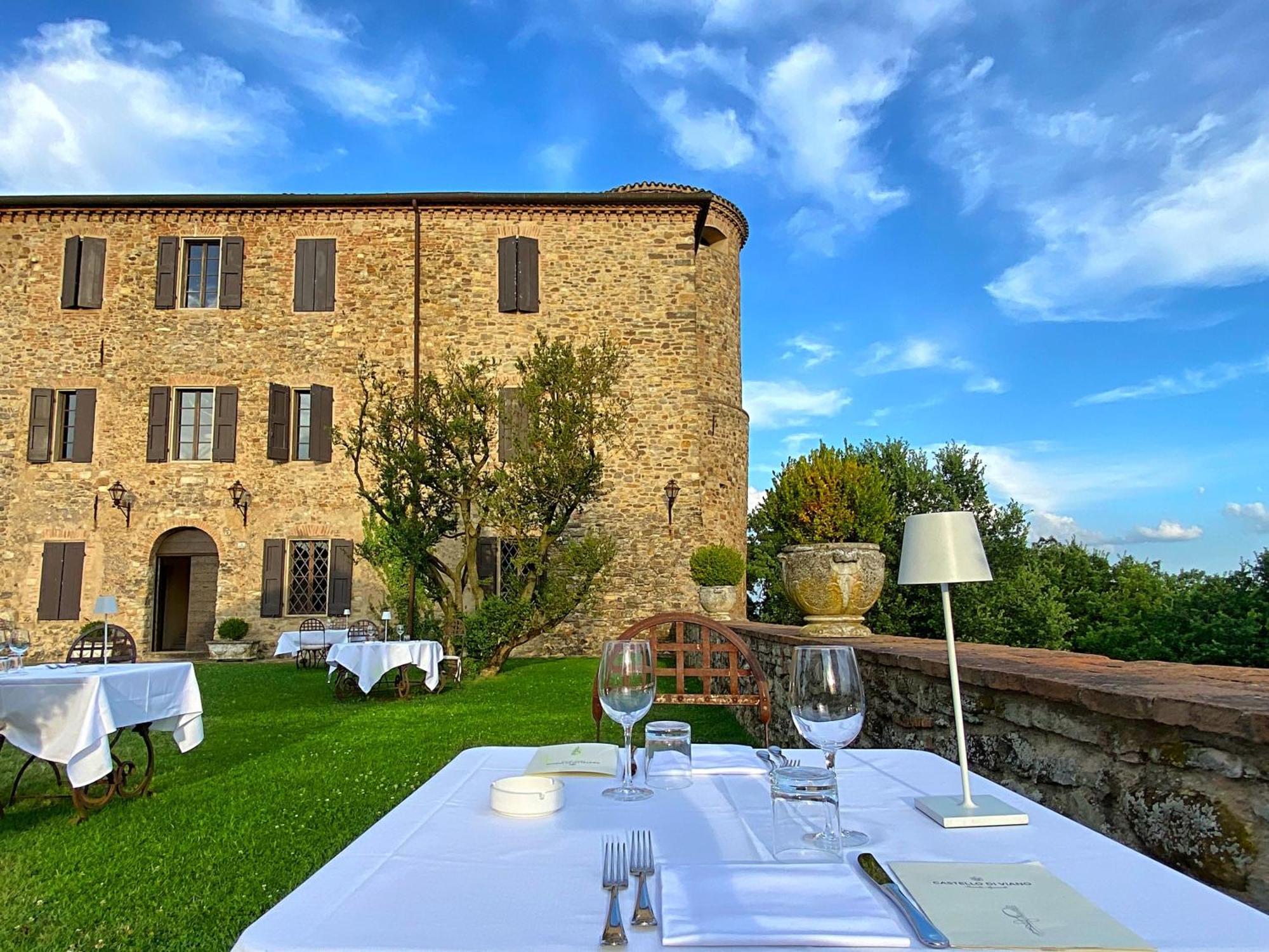 Castello Di Viano Villa Luaran gambar