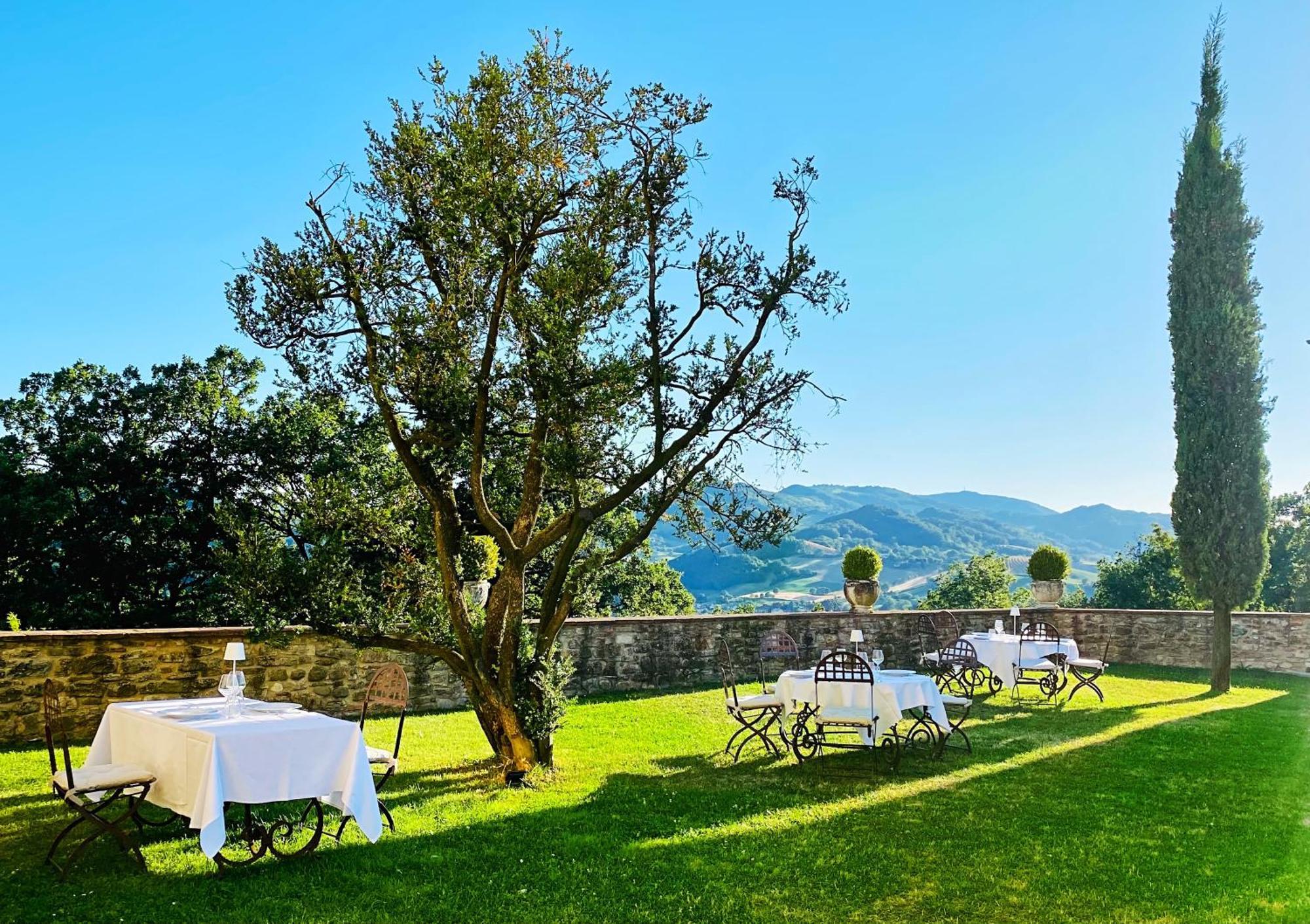 Castello Di Viano Villa Luaran gambar