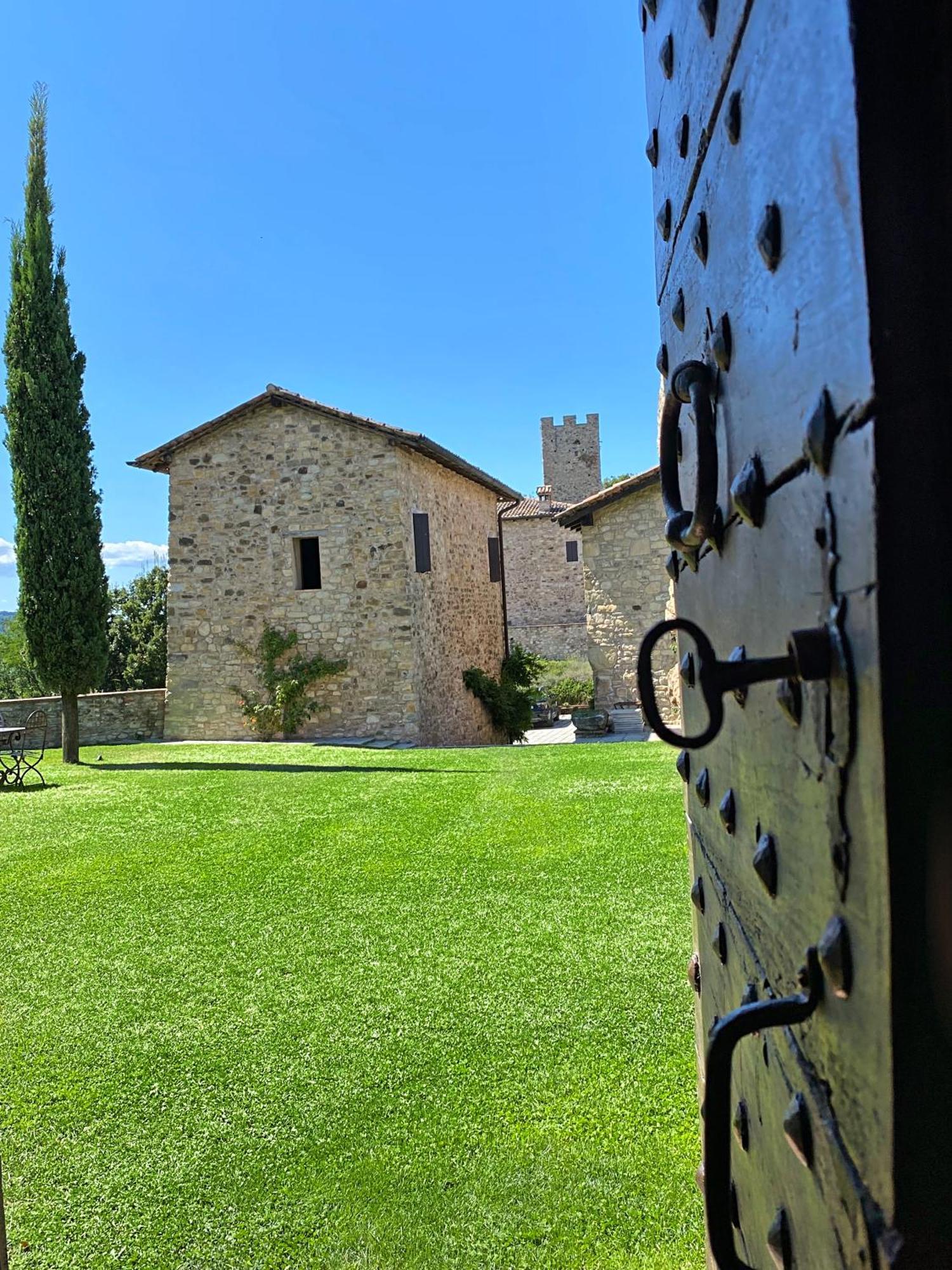 Castello Di Viano Villa Luaran gambar