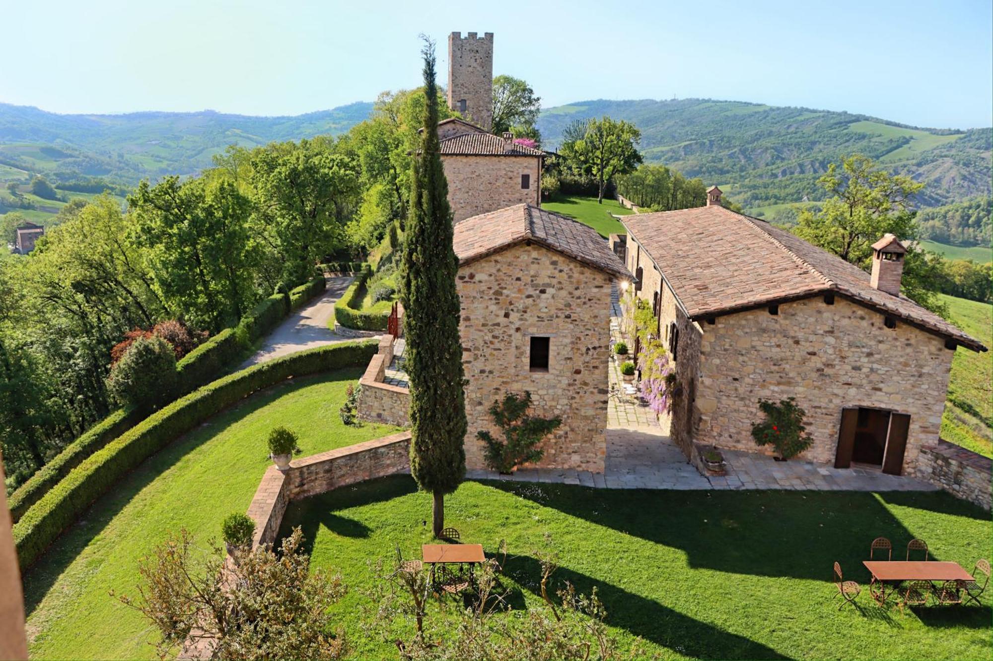 Castello Di Viano Villa Luaran gambar