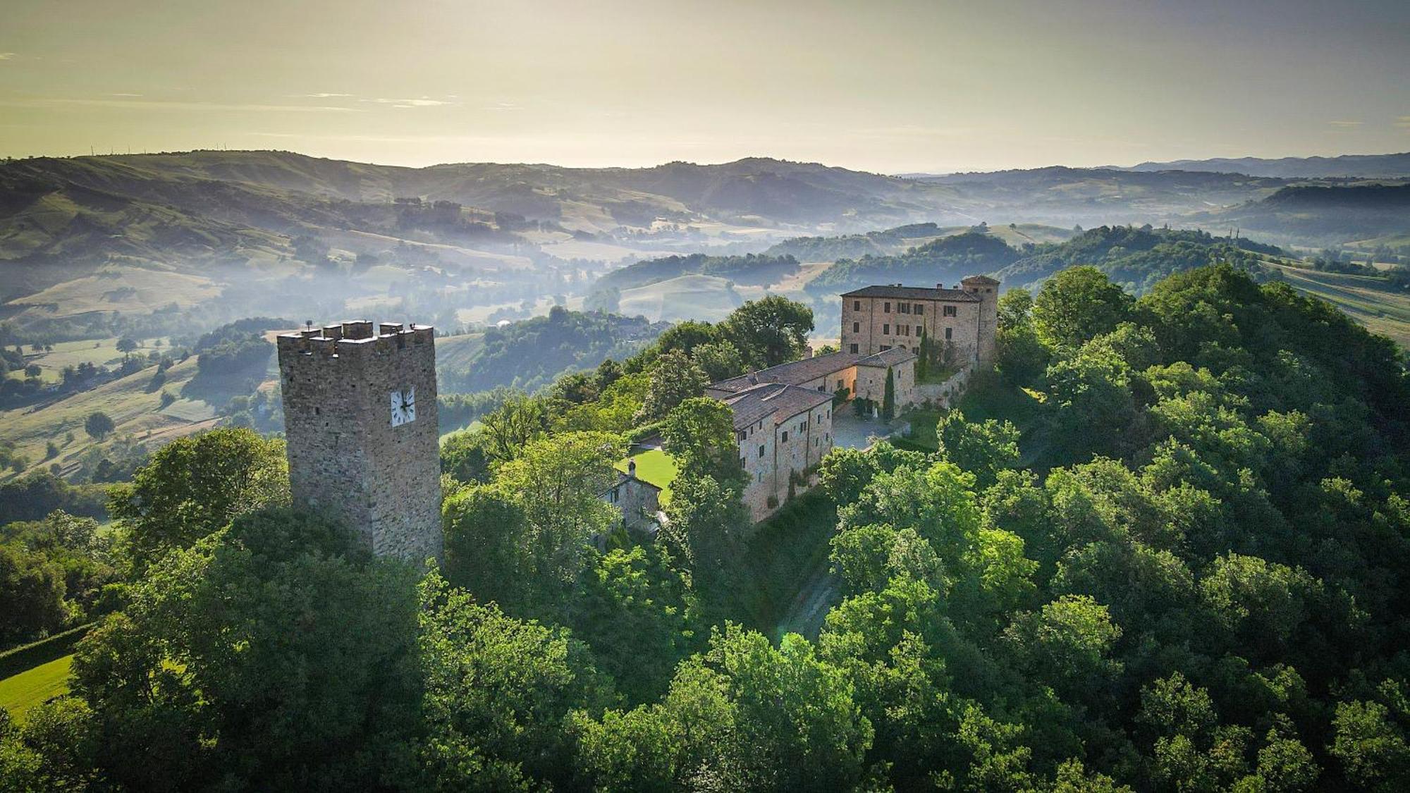 Castello Di Viano Villa Luaran gambar
