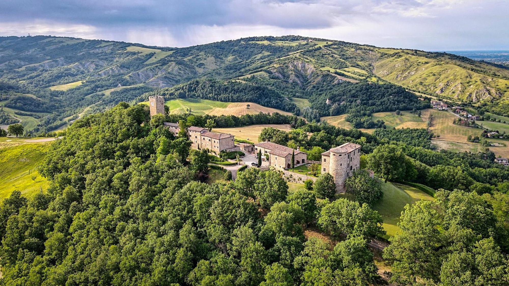 Castello Di Viano Villa Luaran gambar