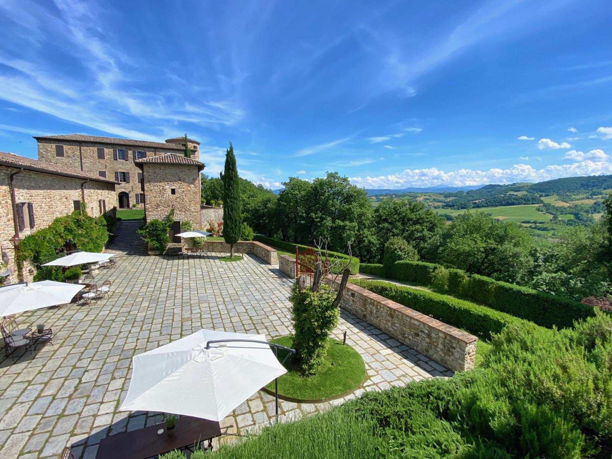 Castello Di Viano Villa Luaran gambar