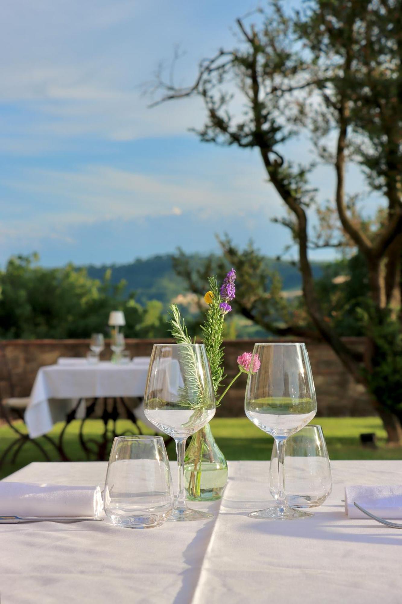 Castello Di Viano Villa Luaran gambar